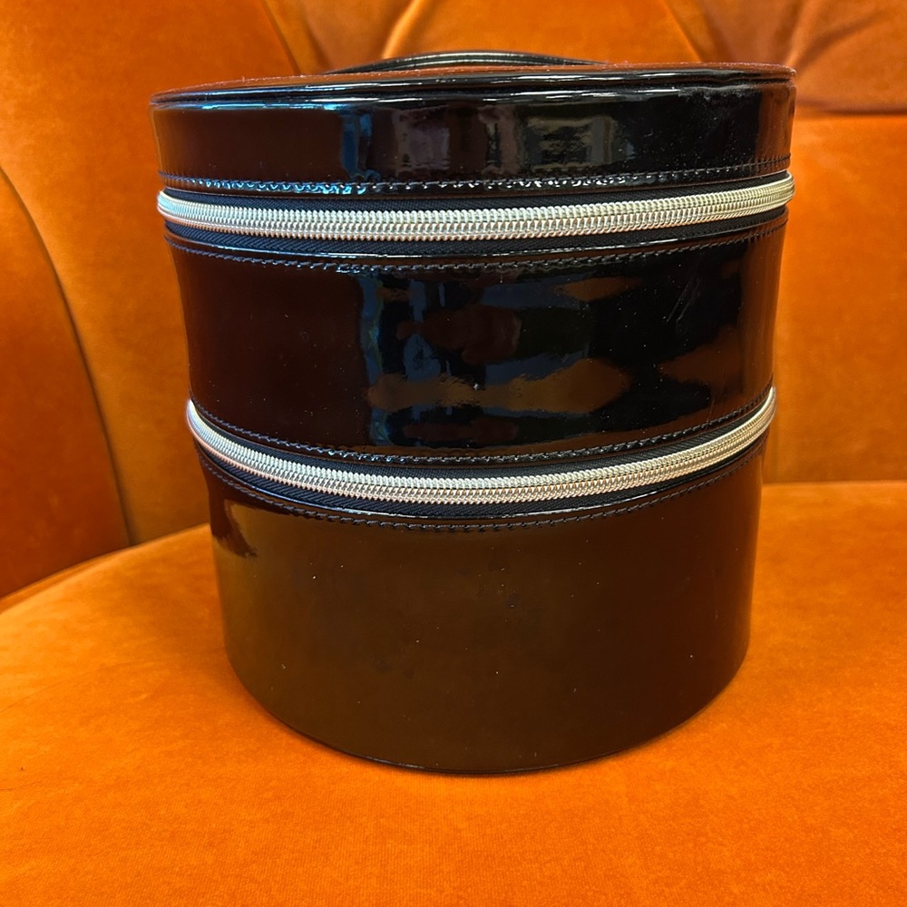 2019 LANCÔME BLACK PATENT FAUX LEATHER YRAIN CASE WITH MIRROR